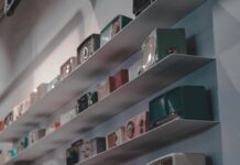 Metalowe półki ozdobą salonu! metalowa półka